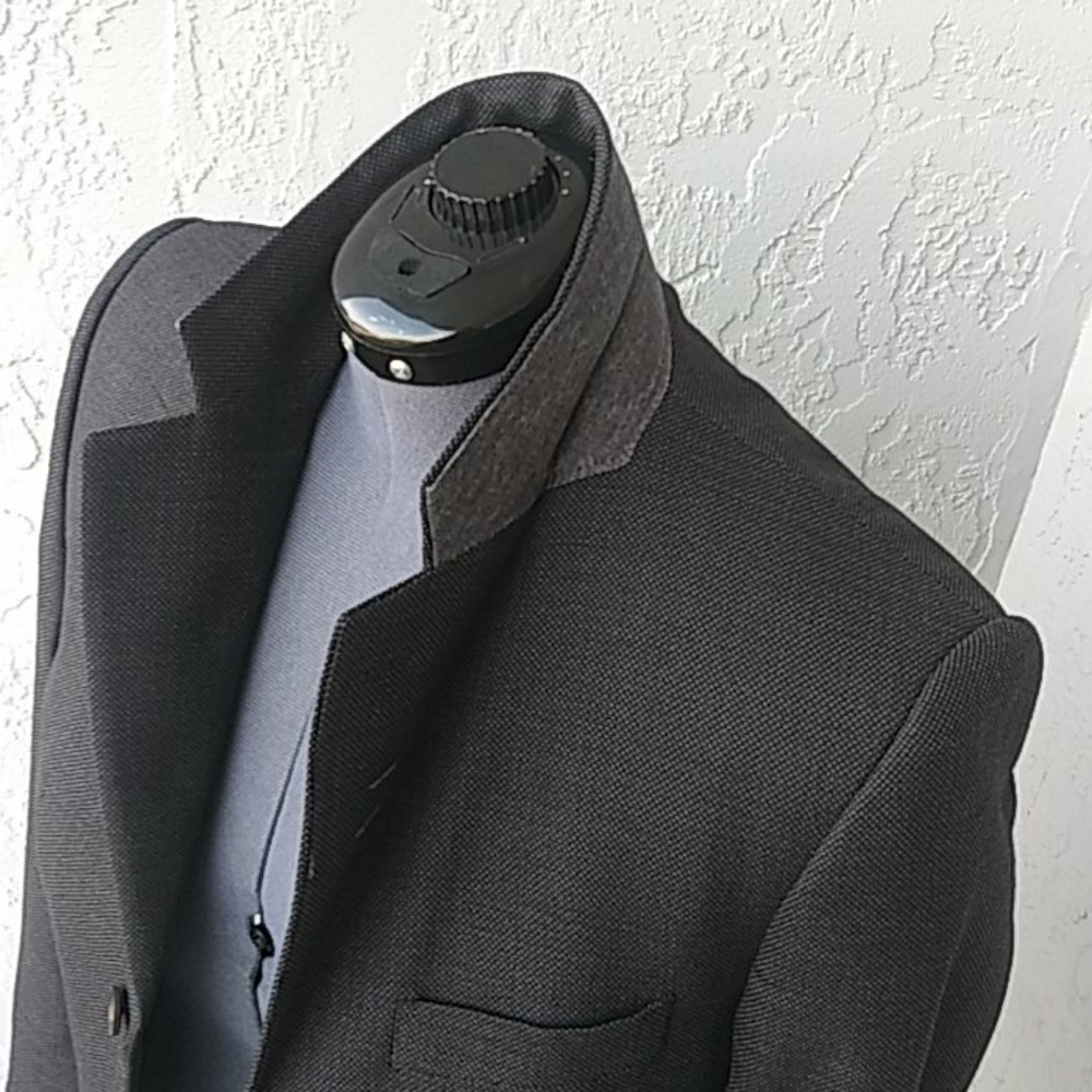 Charles Tyrwhitt Mens Three Button Premium Blazer - Picture 2 of 8